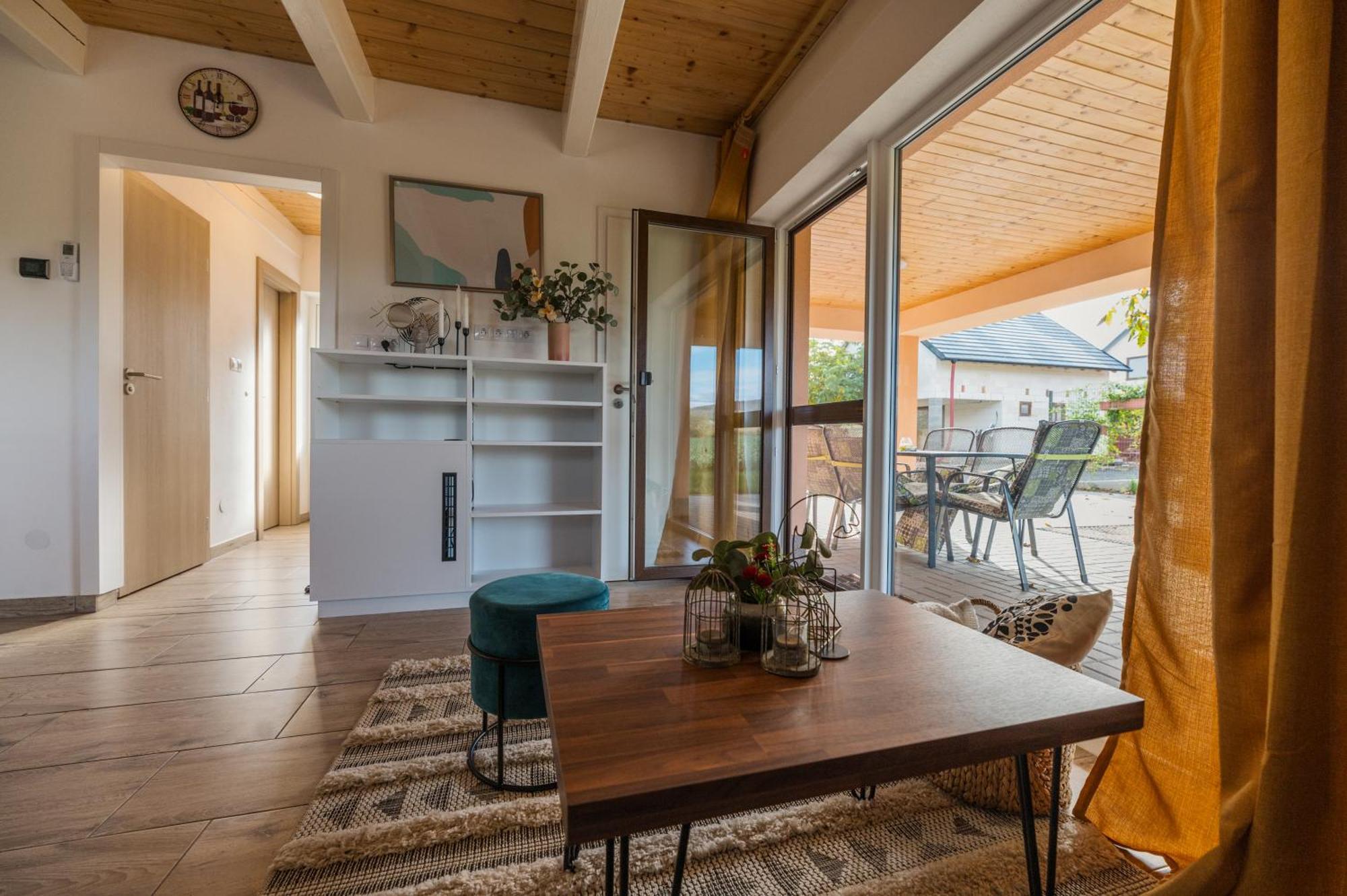 Rekreacni Dum U Jezer, Milovice 6 Holiday home *