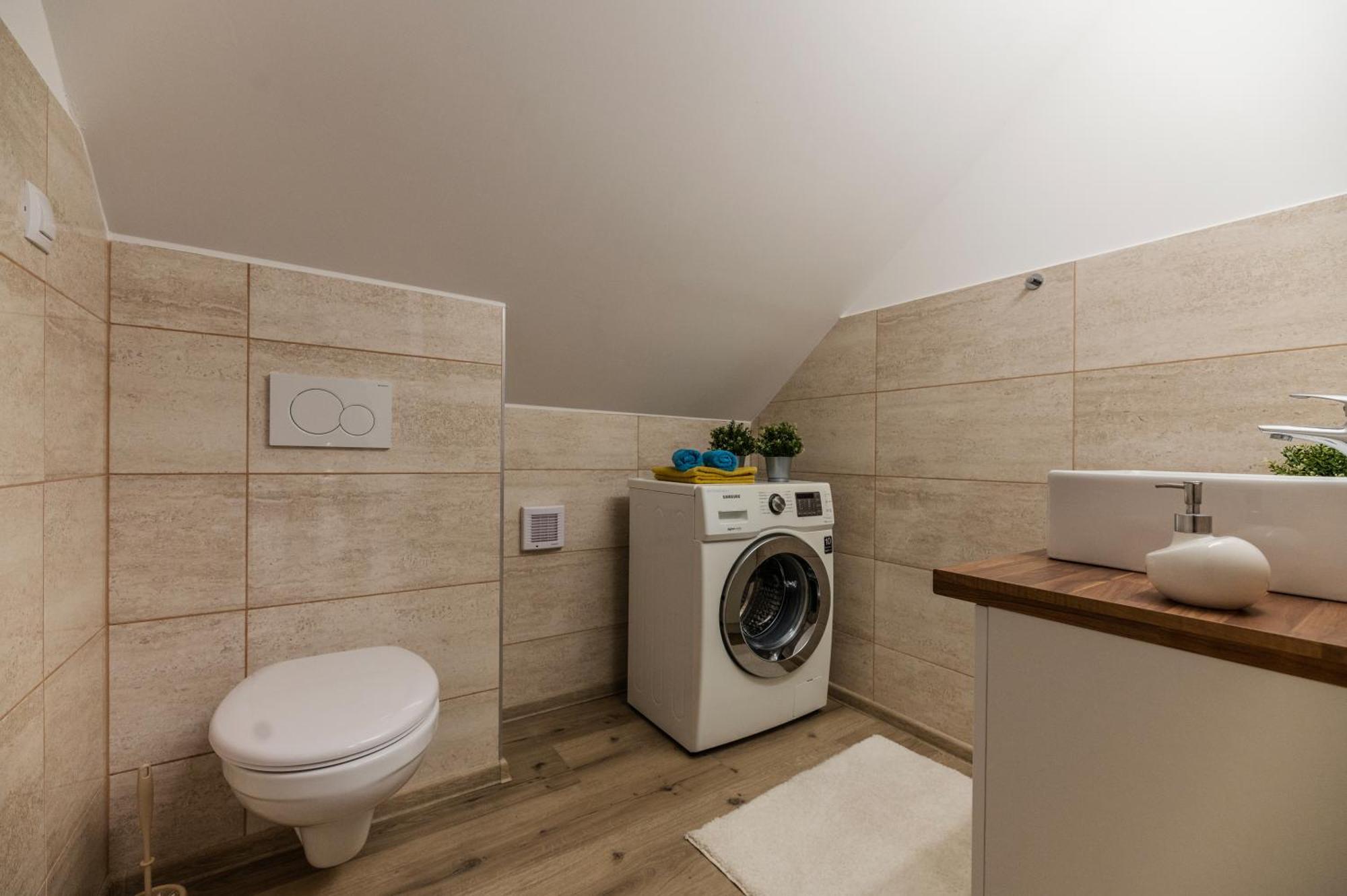 Holiday home Rekreacni Dum U Jezer, Milovice 6 *